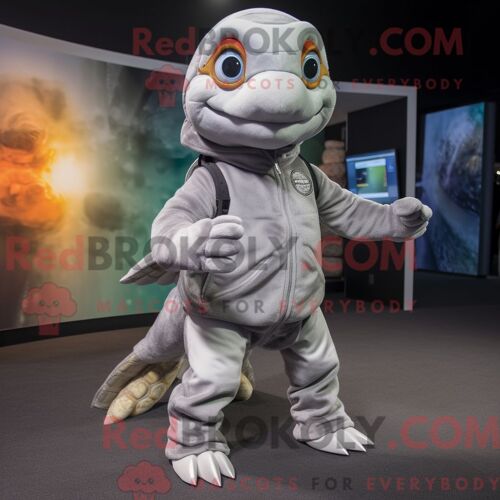 Costume De Mascotte Redbrokoly De Tortue Argentée Personnage Habillé Avec Un Sweat À Capuche Et Des Bandeaux