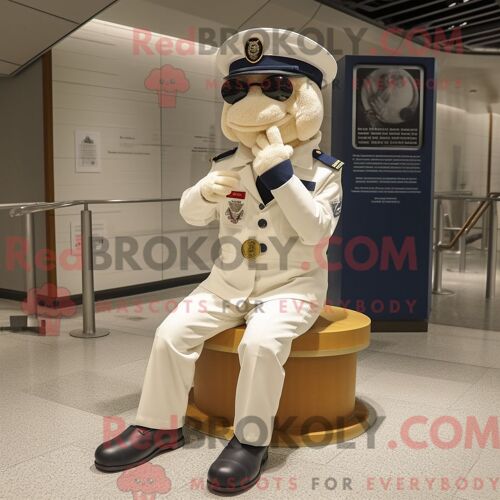 Costume De Mascotte Redbrokoly De Soldat De La Marine Crème Personnage Habillé Avec Un T-Shirt À Col En V Et Des Chapeaux