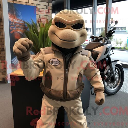 Mascotte Redbrokoly De Personnage De Tortue Beige Habillé Avec Une Veste Motard Et Des Boucles D Oreilles