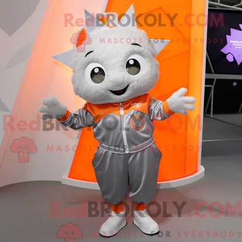 Personnage De Costume De Mascotte Redbrokoly De Poisson Clown Rose Habillé Avec Un Polo Et Des Châles