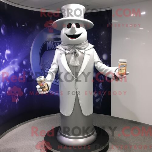 Costume Mascotte Redbrokoly De Grenade Rouge Habillé D Un Polo Et De Bérets