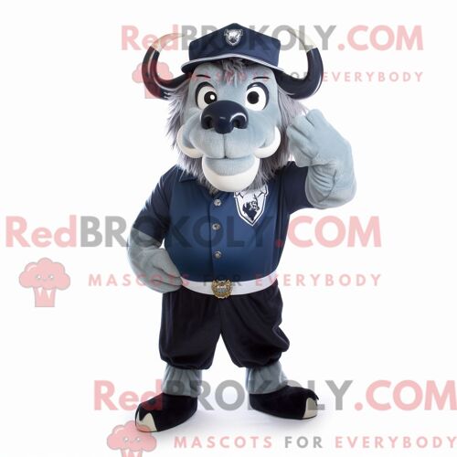 Costume Mascotte Redbrokoly De Buffle Bleu Marine Habillé D Un Bermuda Et D Une Écharpe