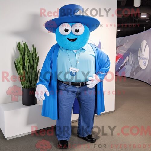 Personnage De Costume De Mascotte Redbrokoly De Pendentif Bleu Habillé Avec Une Chemise Habillée Et Des Chapeaux