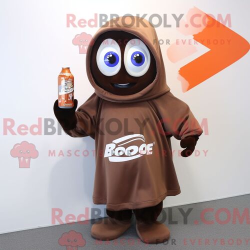 Costume De Mascotte Redbrokoly De Canette De Soda Marron Habillé Avec Un Sweat À Capuche Et Des Écharpes