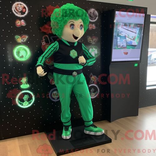 Personnage De Costume De Mascotte Redbrokoly De Chaussures De Danse Irlandaises Habillé D Une Combinaison Et De Montres Numériques