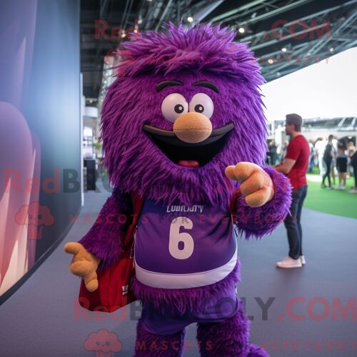 Costume De Mascotte Redbrokoly De Spaghetti Violet Habillé D Une Chemise De Rugby Et De Sacs À Dos