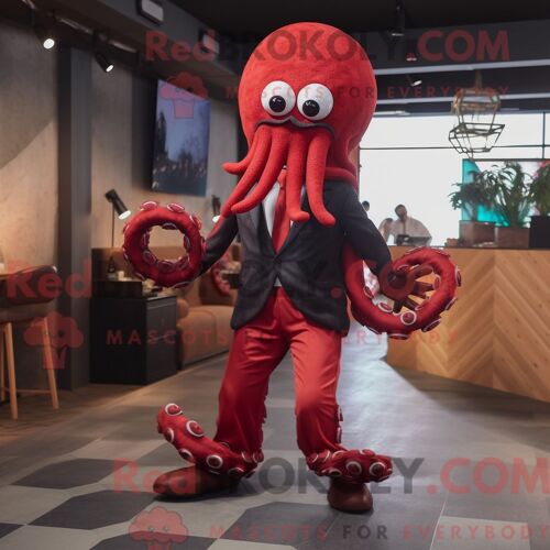 Personnage De Costume De Mascotte Redbrokoly De Coqs Roses Habillé Avec Une Jupe Trapèze Et Des Foulards