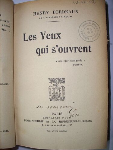 Les Yeux Qui S'ouvrent