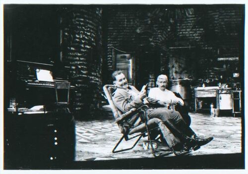 Rare Photographie Originale En Noir Et Blanc De Bernard Fresson Sur La Scène Du Theatre De La Ville À Paris Dans La Danse De Mort En 1990
