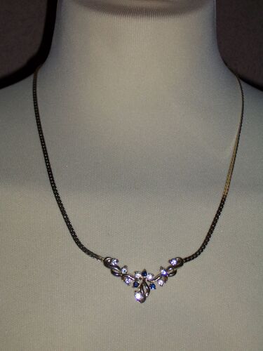 Collier Avec Strass Bleu Et Blanc