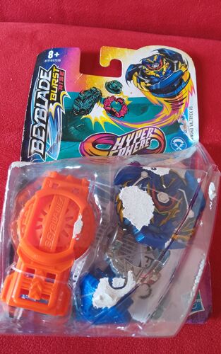 Toupie Beyblade Burst Rise Hyper Sphère D69 : Sword Valtryek V5