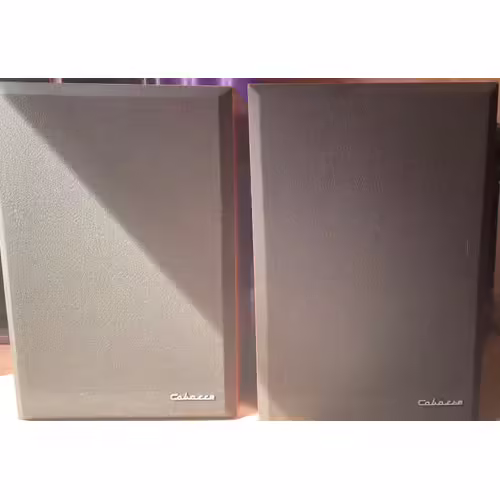 Une paire d’enceintes CABASSE fun modèle 2260205