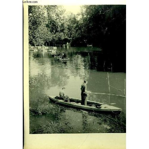 Lot De 3 Photographies Originales, En Noir Et Blanc, De Pêcheurs (Canotiers), Pêchant Sur Leurs Canots (Canoë) Sur Un Lac Parisien