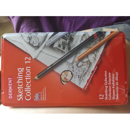 Derwent Sketching Collection 12