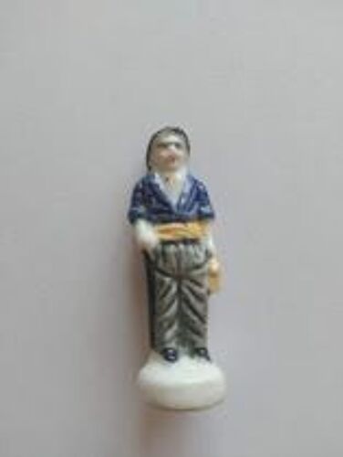 Fève Porcelaine Santon Homme En Vert Kaki Bleu Avec Une Canne Paysan