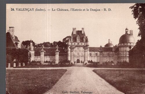 Carte Postale De Valencay (Indre) Le Château : L' Entrée Et Le Donjon (Réf.24)