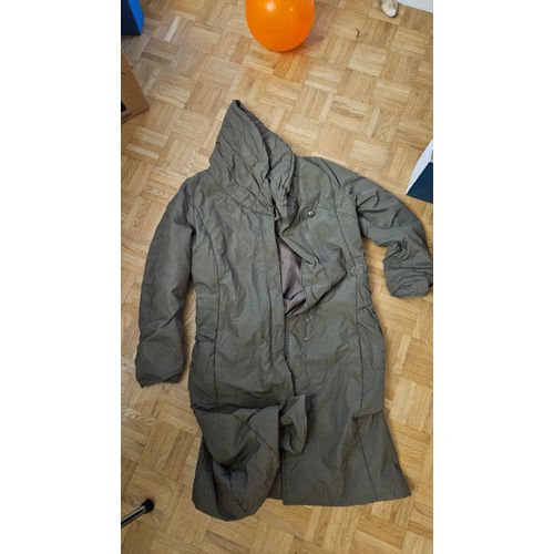 Un Manteau Doublé Mi Saison Kaki Taille 42