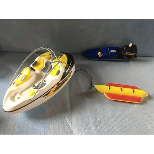 jouets : lot de 2 bateaux pour jouer dans piscine ou bain