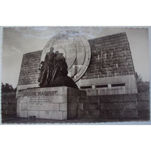 France.. Série Verdun Et Les Champs De Bataille : Monument André Maginot,Sur La Pente Du Fort De Souville . Meuse