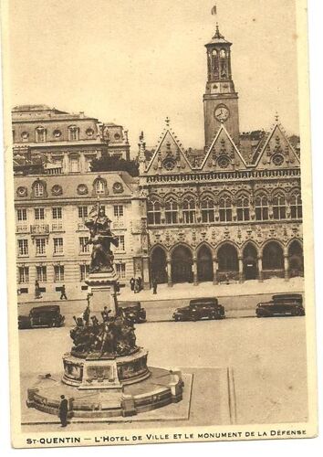 St-Quentin L'hotel De Ville Et Le Monument De La Defense