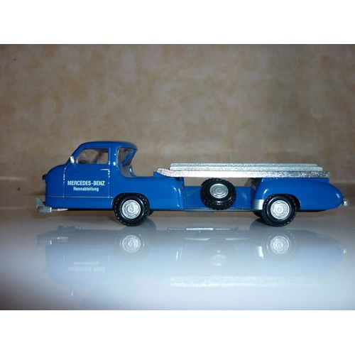 Mercedes Benz  Transporter - 1/43-Conrad