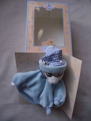 Doudou Plat Chat  Tigre  Blanc Rayé Noir Paco Baby  Fantasy Toys Bleu Vichy