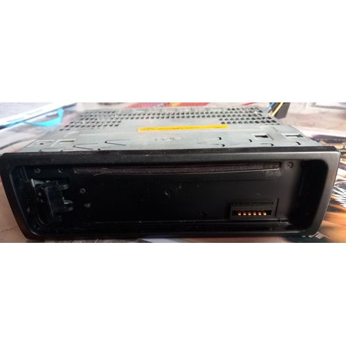 SONY / AUTO RADIO CD PLAYER 35W X4 ET FACADE DETACHABLE
