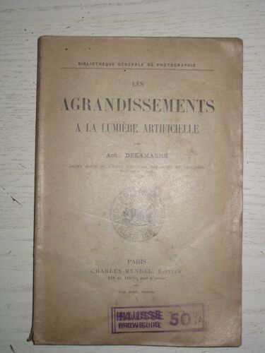 Les Agrandissements À La Lumière Artificielle