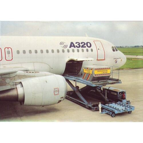 Avion . Airbus A 320 . Chargement Soute