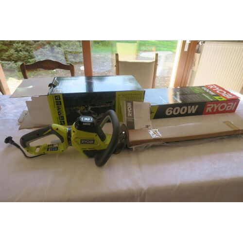 Taille-haies électrique RYOBI 36V LithiumPlus -sans batterie ni chargeur- RHT 6160 RS.