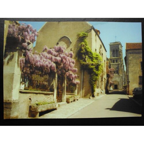 France...Vézelay..Glycines & La Basilique De La Madeleine.J-C Gadreau.Photographe..