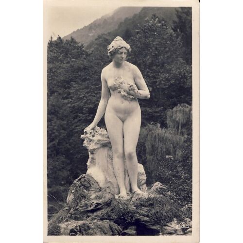 Luchon Statue De La Vallée Du Lys