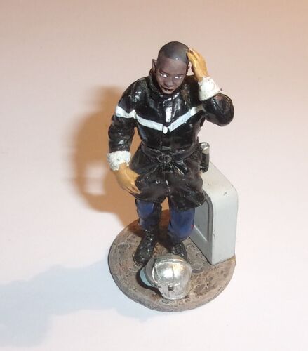 Figurine Pompier Vintage, Tenue De Feu Abidjan
