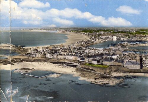 Côte D'émeraude : Saint Malo, Cité Corsaire, La Plage De Bonsecours Et La Piscine. L'intra-Muros, La Grande Plage Et L'extra Mares