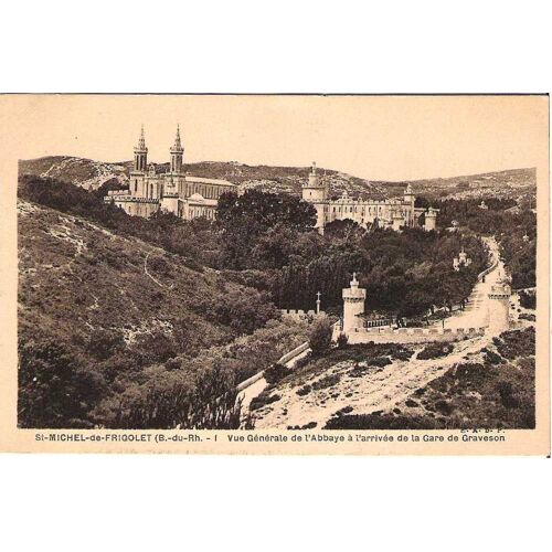 Saint Michel De Frigolet - Vue Générale De L'abbaye À L'arrivée De La Gare De Graveson - Neuve - Ref 022 511