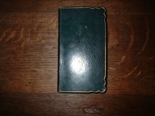 Nouveau Missel Romain Avec Les Messes De Communion De Mariage Et D'enterrement Les Evantiles De Tous Les Dimanches Et Des Principales Fetes Et Le Chemin De La Croix