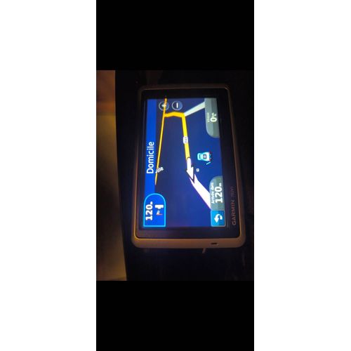 GPS Garmin Nüvi 1340 avec tous ses accessoires et en parfait état de marche