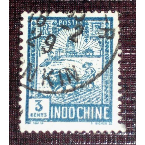 Anciennes Colonies Françaises - Indochine N° 129 Oblitéré De 1927 - 3c Bleu Foncé « Laboureur Et Tour De Confucius »