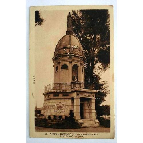 Carte Postale Ancienne Marne Vitry Le Francois Monument Votif