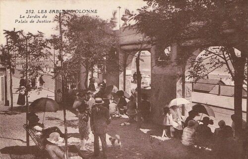Les Sables-D' Olonne . (Vendée) - Le Jardin Du Palais De Justice , Et Le Jardin Public , Et Les Jetées .2 Cartes Anciennes .