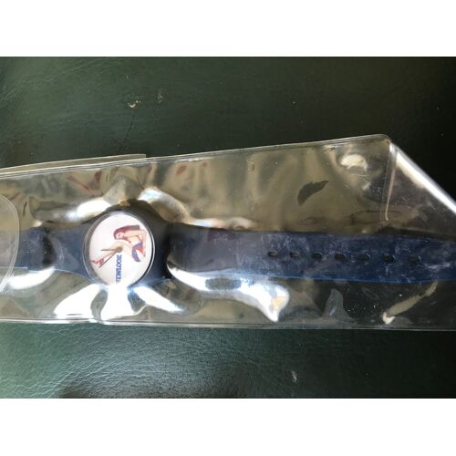 Montre Ronde Pin Up Jeune Femme Sexy Revue Newlook - Bracelet Plastique