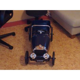 Voiture À Pédale En Métal Pour Enfant