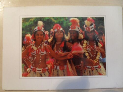 Tahiti, Jeunes Danseuses Polynesiennes