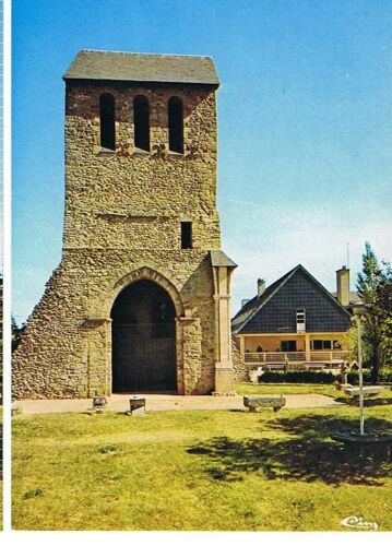 53. Villaines -La-Juhel. Le Vieux Clocher.