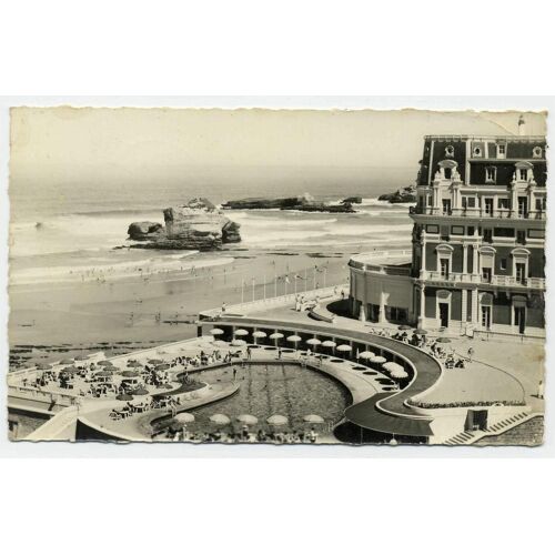 Biarritz ( Pyrénées Atlantiques ) L'hôtel Du Palais - La Piscine 1958