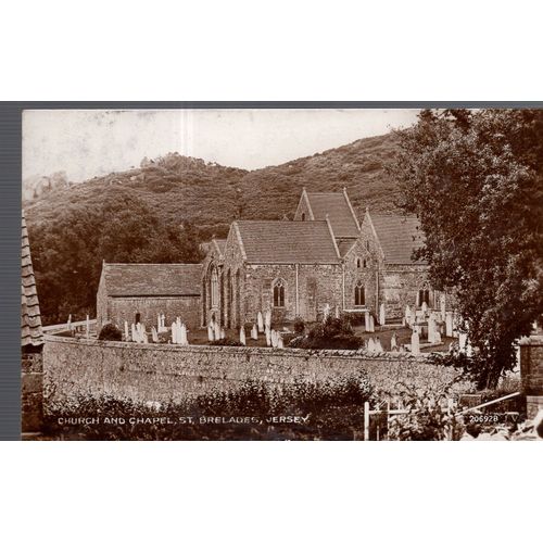 Carte Postale De Saint-Brelade (Jersey) Eglise Et Chapelle Saint-Brelades