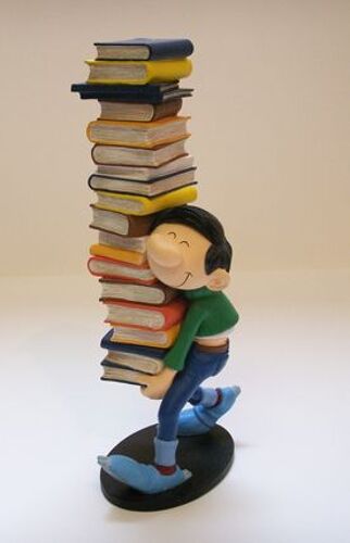 Gaston Lagaffe - Figurine En Résine : Gaston Portant Une Pile De Livres