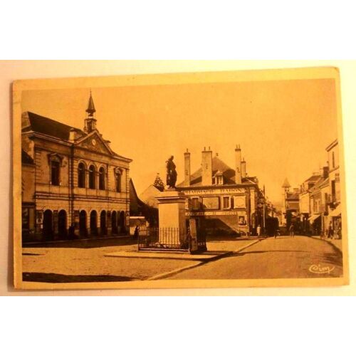 Carte Postale Ancienne Indre Et Loire La Haye Descartes Place De L Hotel De Ville