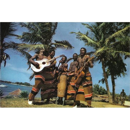 Carte Postale, Afrique, Groupe De Musiciens Jouant Sous Les Palmiers