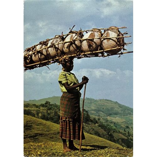 Carte Postale, Afrique, Femme Transportant Des Jarres Sur Sa Tête